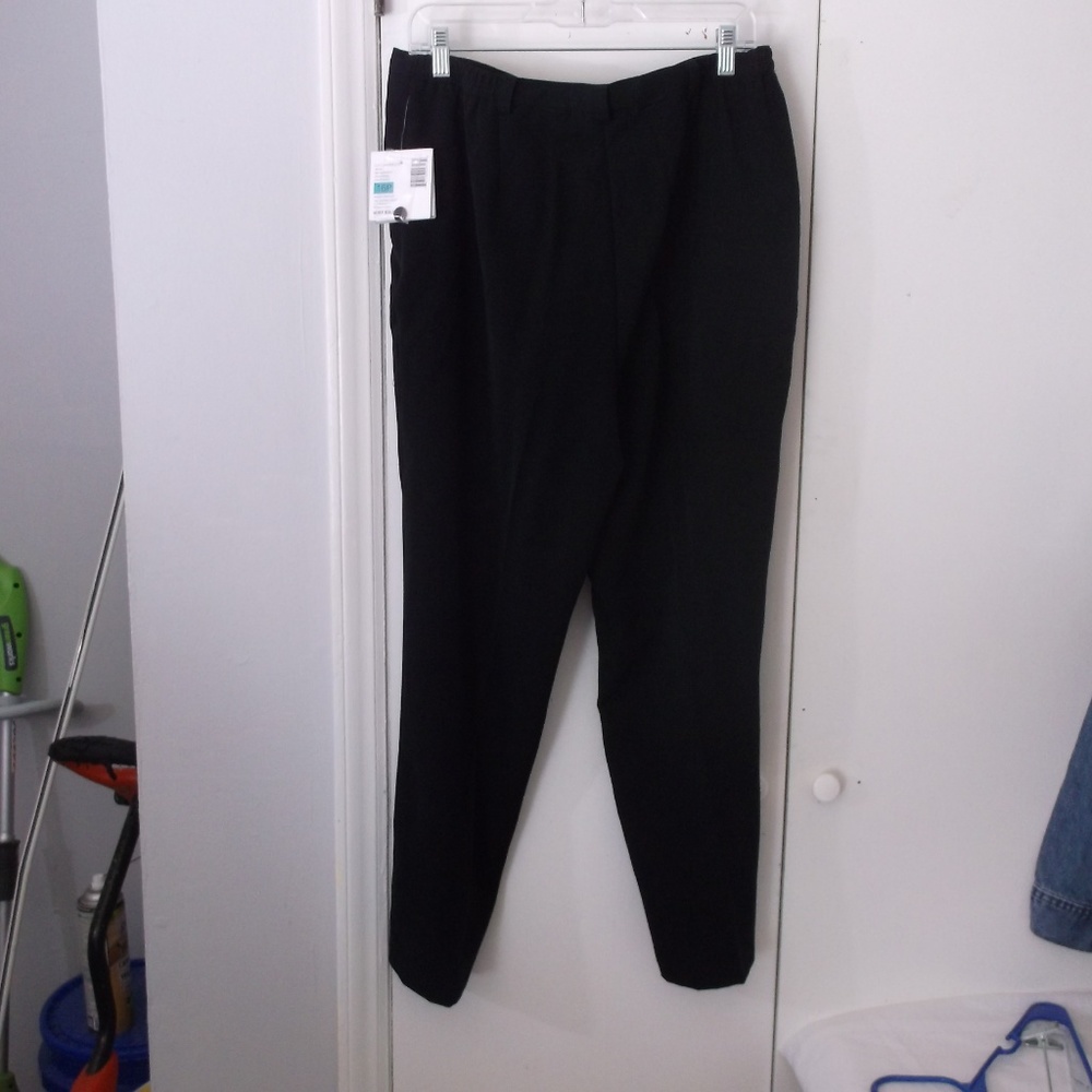 NWT Sag Harbor Petite Black Stretch Trousers 16P - Picture 4 of 5